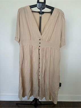 BloomChic Neutral Beige Rayon Tee